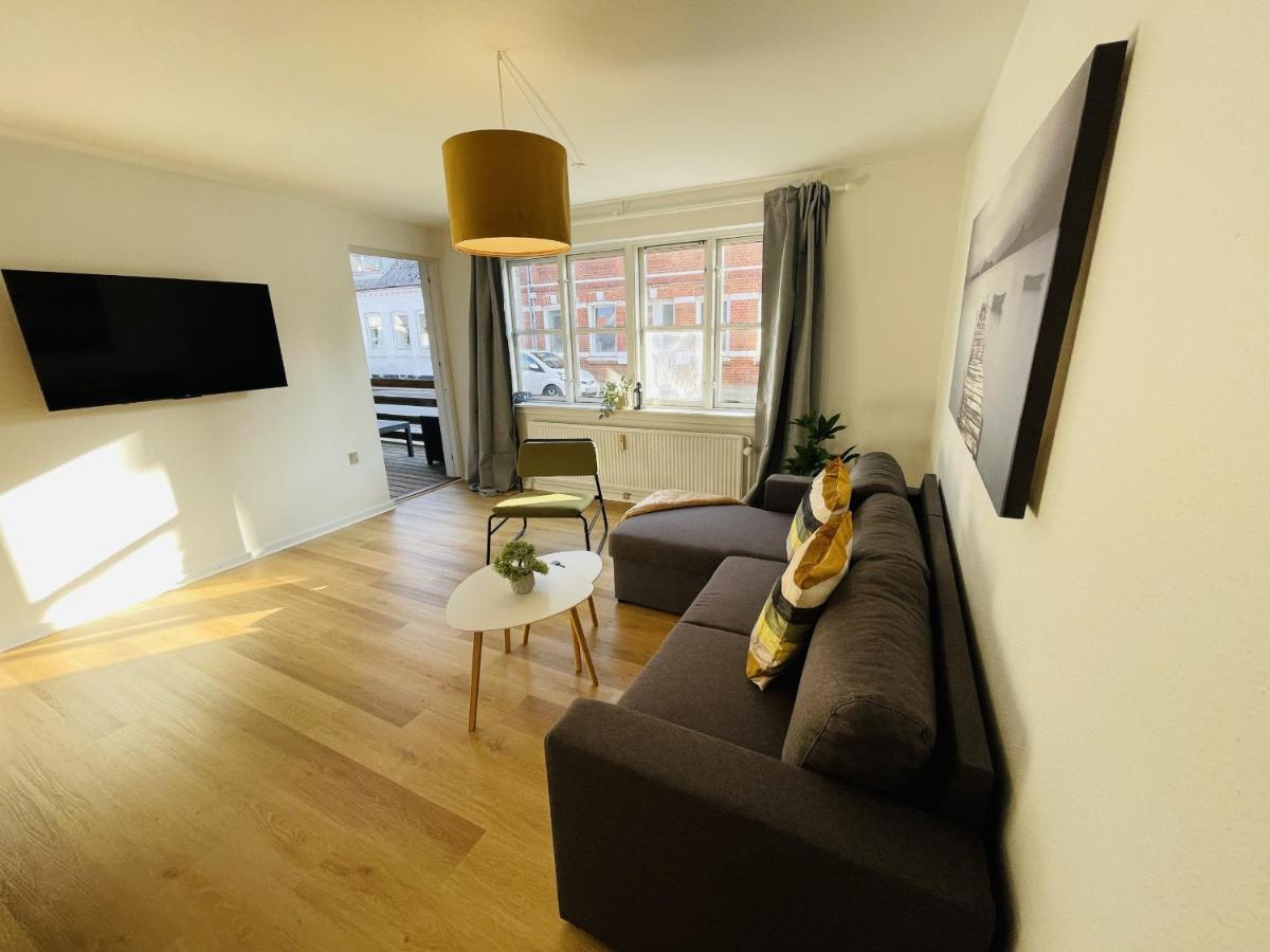 Aday - Central Terrace Apartment In Hjørring Eksteriør billede